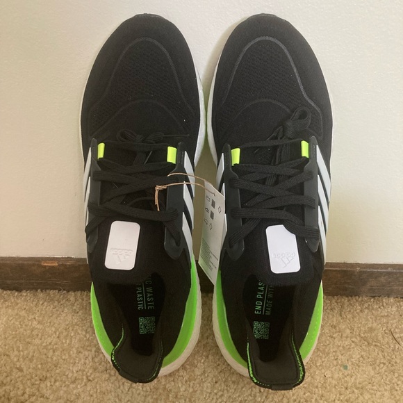 Adidas Ultraboost 22. Men’s size 11 - Picture 9 of 10